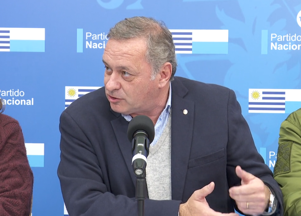 Delgado criticó a la subsecretaria Valverde por vincular suicidios policiales con frase de Larrañaga