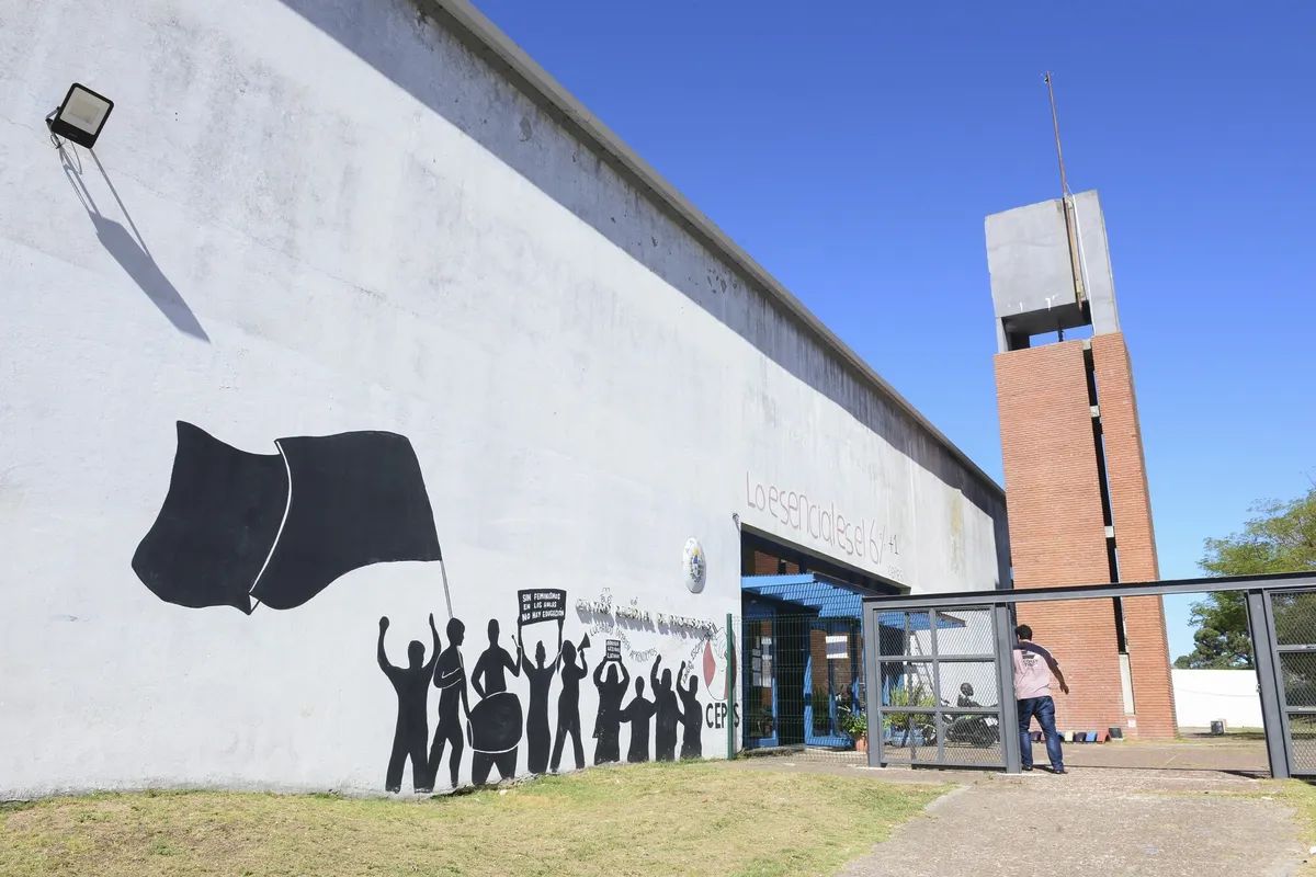 Estudiantes ocupan el CERP del Este en Maldonado en rechazo al plan de titulación docente del Codicen