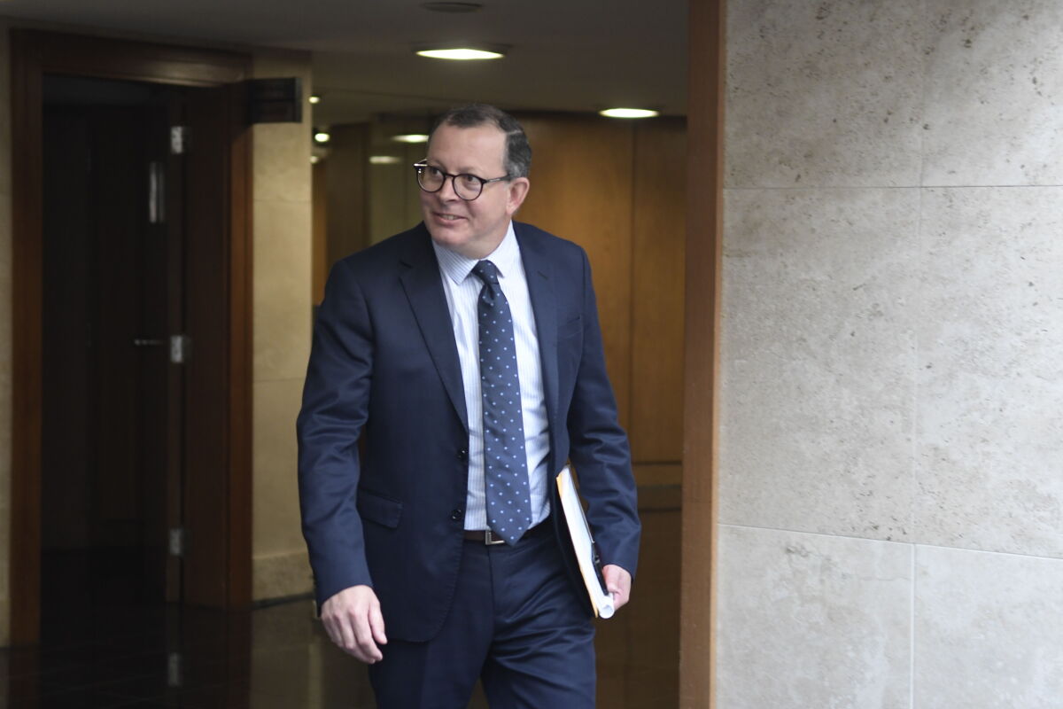 El diputado Perrone protagonizó un altercado en el estacionamiento del Senado, con insultos, amenazas y presencia policial