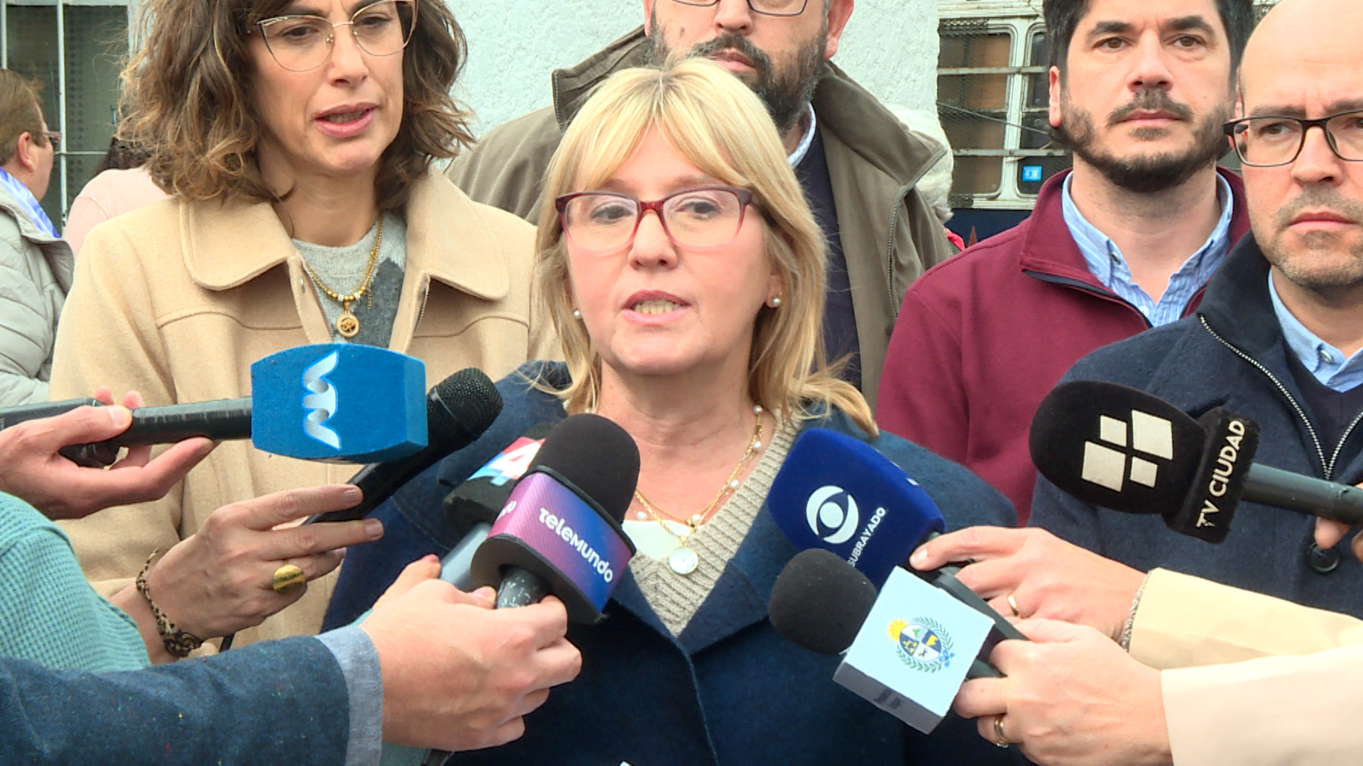 Frente Amplio repudia agresiones políticas contra Cristina Lustemberg y Gabriela Valverde