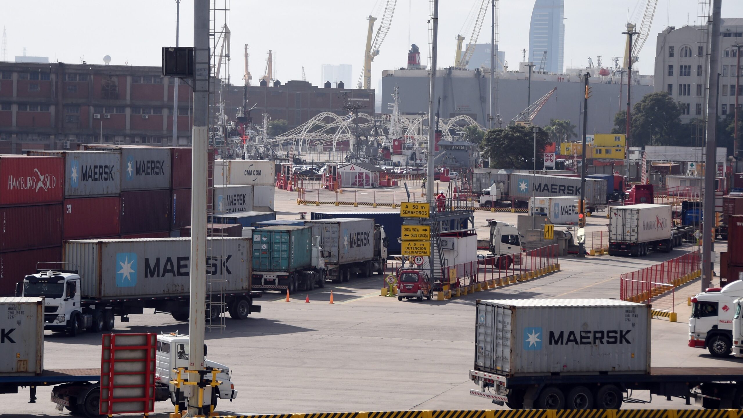 Sánchez destacó servicios mínimos en el puerto como un 'hito importante'
