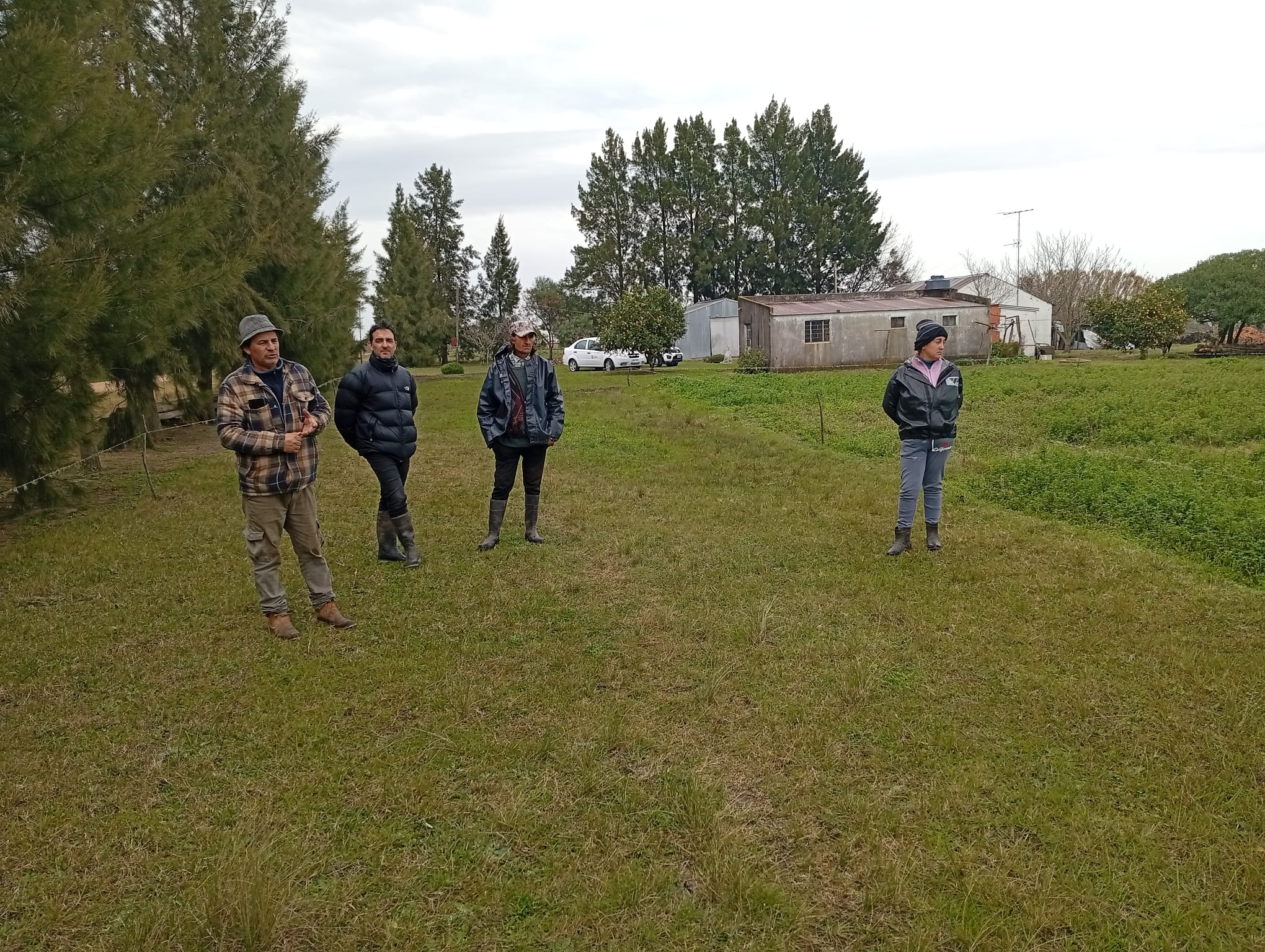 Visitan predios hortícolas familiares en Canelones como parte del proyecto Senda Agroecológica