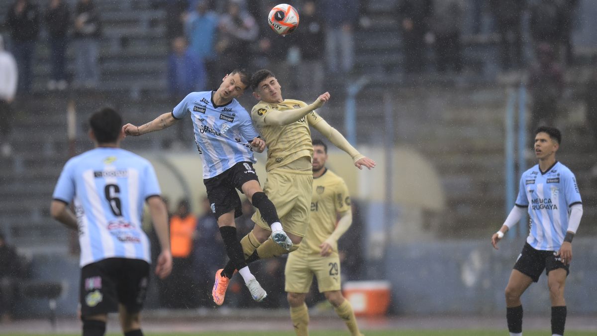 Peñarol propone a Cerro jugar en el Centenario y la dirigencia villera deja la decisión en manos de Cappuccio