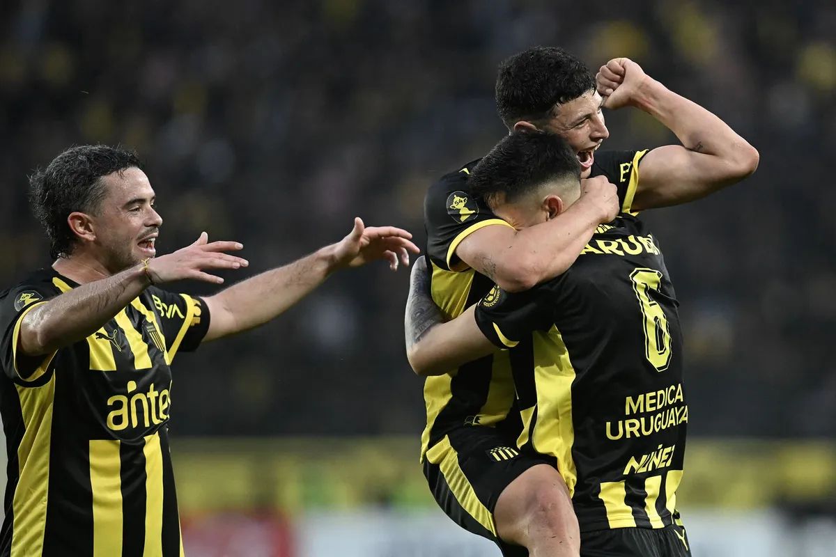 Peñarol venció 3-0 a Boston River y quedó como líder de la tabla anual, según la diaria