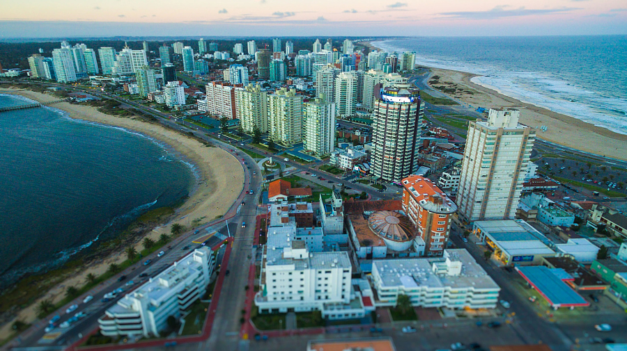 Punta del Este celebró sus 119 años con un acto en el Parador Pedro Figari centrado en atraer inversión y trabajo remoto
