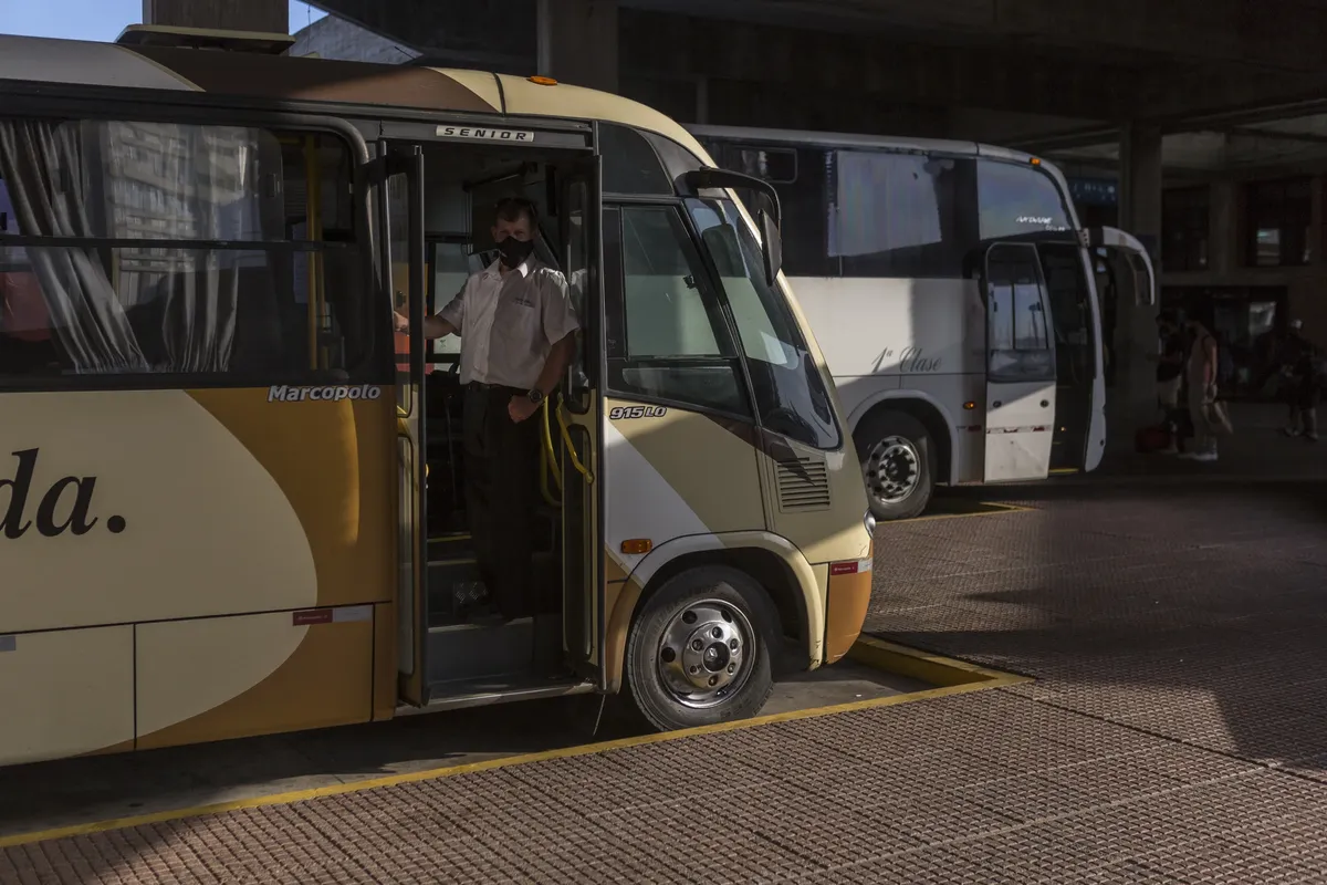 Comité del FA pide estudio previo antes de prohibir acceso de ómnibus interdepartamentales a Punta del Este