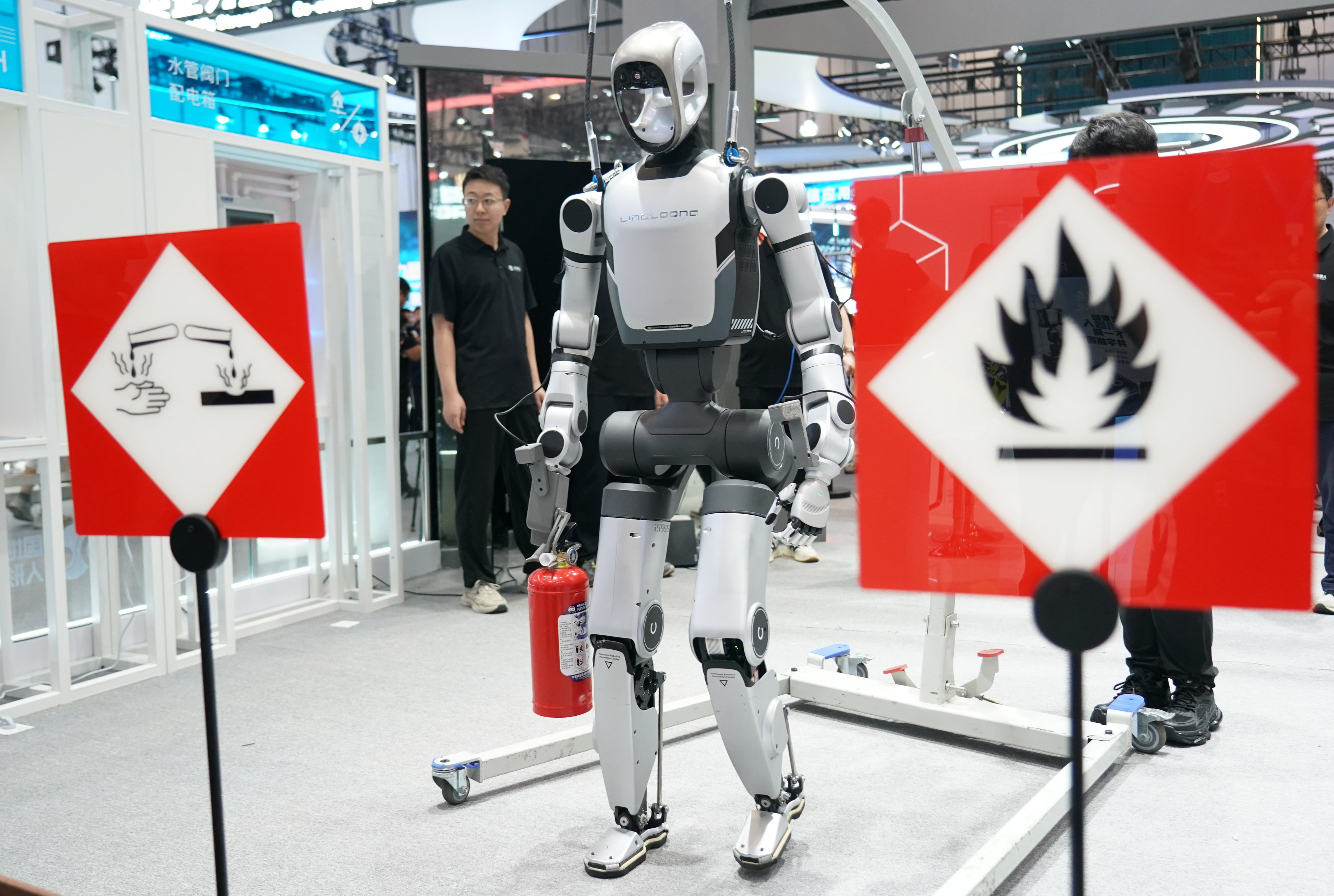 China acelera la carrera por los robots humanoides: de las piruetas al trabajo en fábricas y hogares