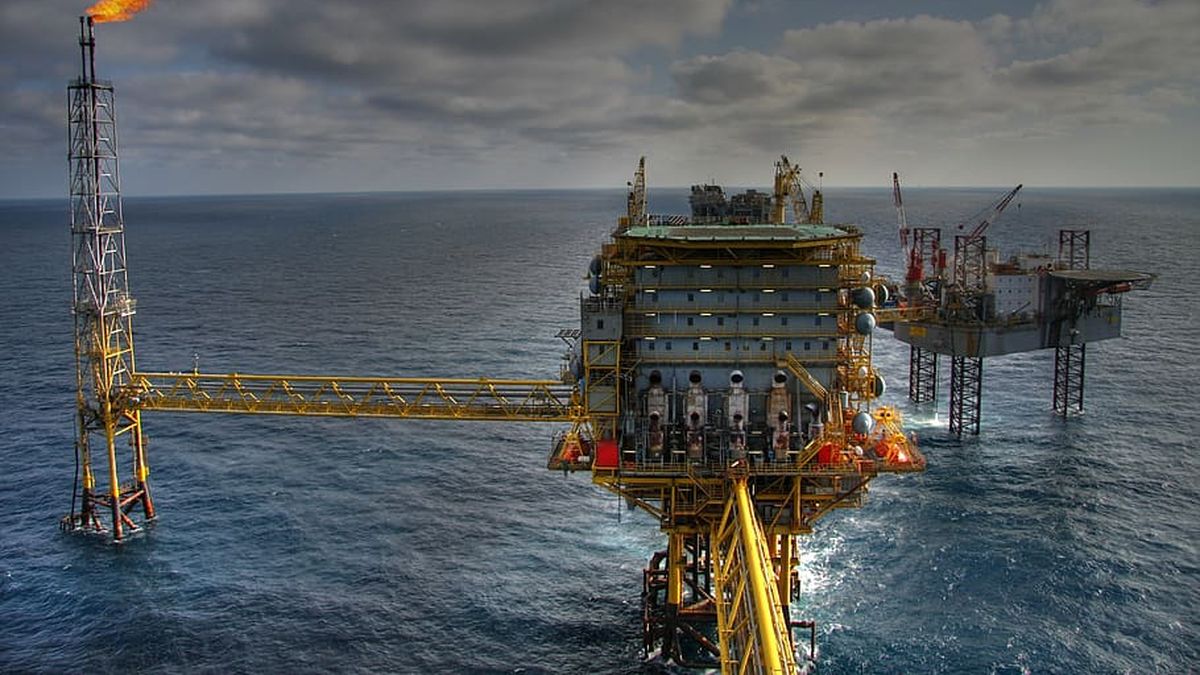 El precio del petróleo sube tras nueva escalada entre Estados Unidos e Irán, según El Observador