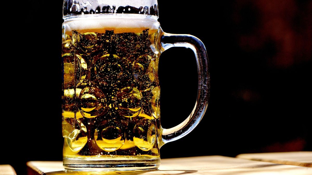 Fábricas Nacionales de Cerveza detiene la producción en sus dos plantas en medio de negociaciones con el gobierno