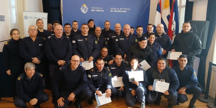 La Jefatura de Policía de Maldonado entregó insignias a los efectivos ascendidos a Cabo, Sargento y Suboficial Mayor durante 2026