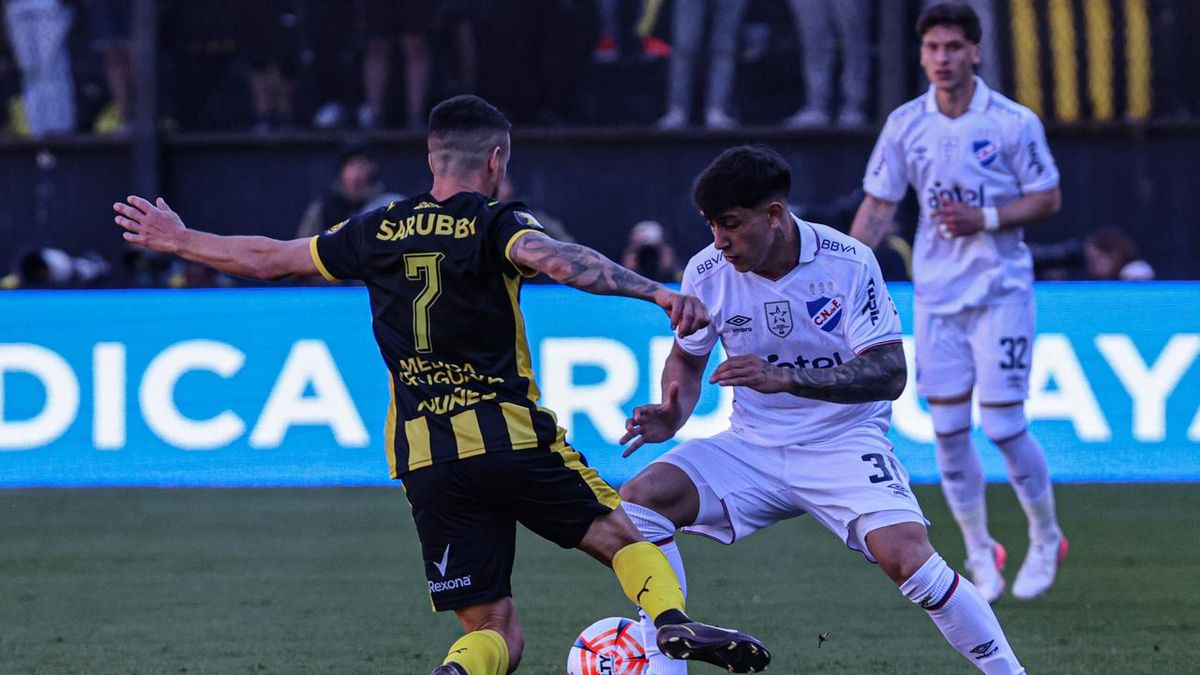 El Observador calificó de "pobrísimo" el primer tiempo de Peñarol en el clásico: Cabrera fue el único que destacó
