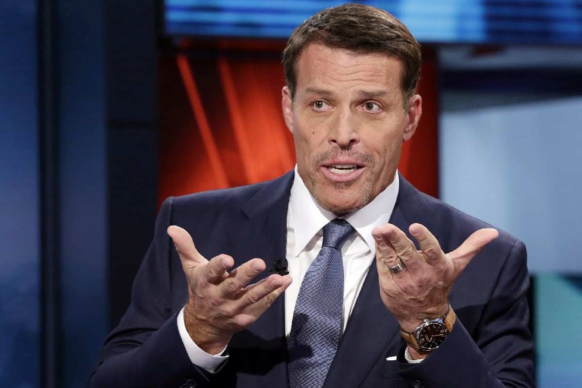 Tony Robbins asegura: La clave para dejar de sufrir está en salir de uno mismo