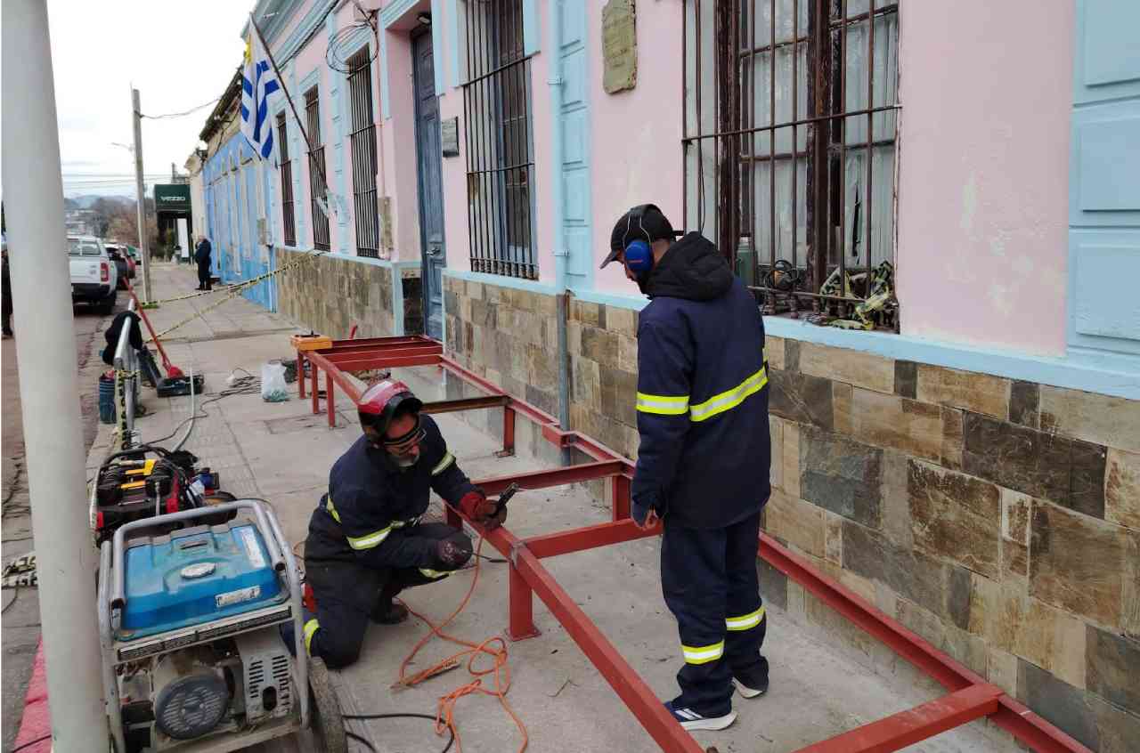 Municipio de Pan de Azúcar construye rampa accesible en la Escuela N.º 6