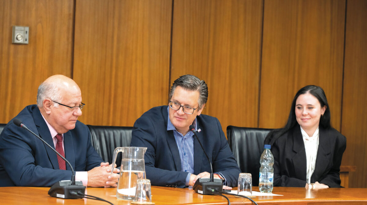 Farinha reclama al MEF una agenda integral para la frontera
