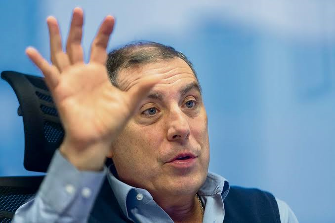 Caffarelli cuestiona al ministro de Economía por su reacción ante una pregunta periodística