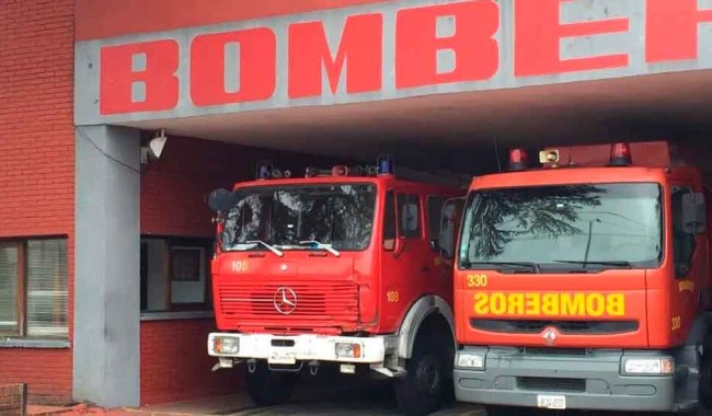 Incendio en una vivienda del barrio San Antonio de Maldonado deja dos muertos y un joven hospitalizado