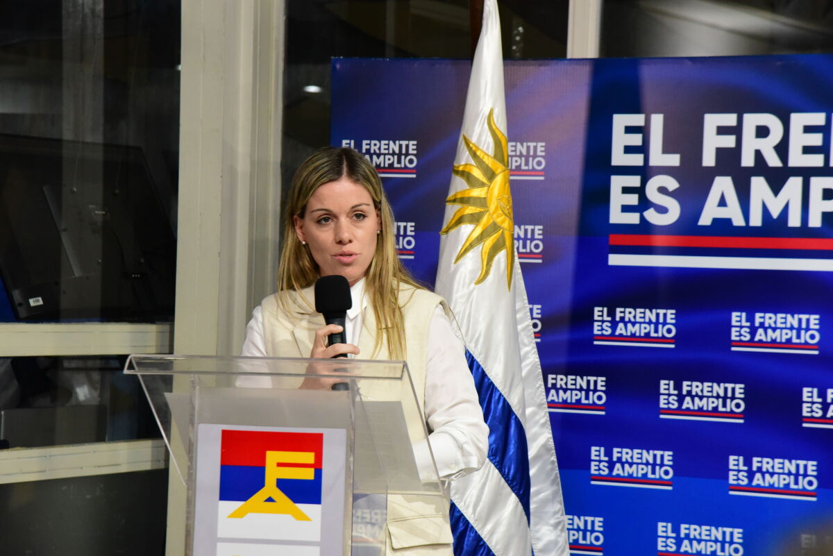 El Frente Amplio aprueba un protocolo de violencia de género y respalda a cuatro dirigentes mujeres en menos de un mes
