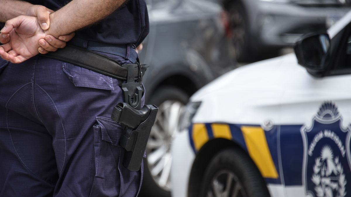El Ministerio del Interior modificaría el régimen de licencias para policías y funcionarios, según El Observador